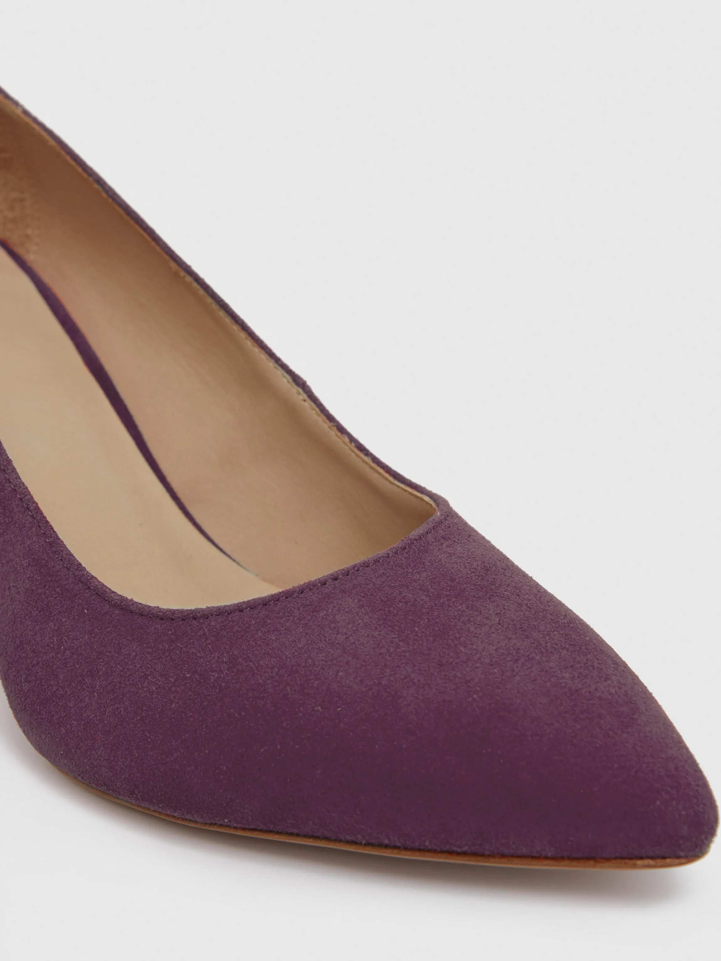 escarpin_a_petit_talon_en_cuir_velours_3-1.webp Clearance Escarpin A Petit Talon En Cuir Velours Femme Accessoires