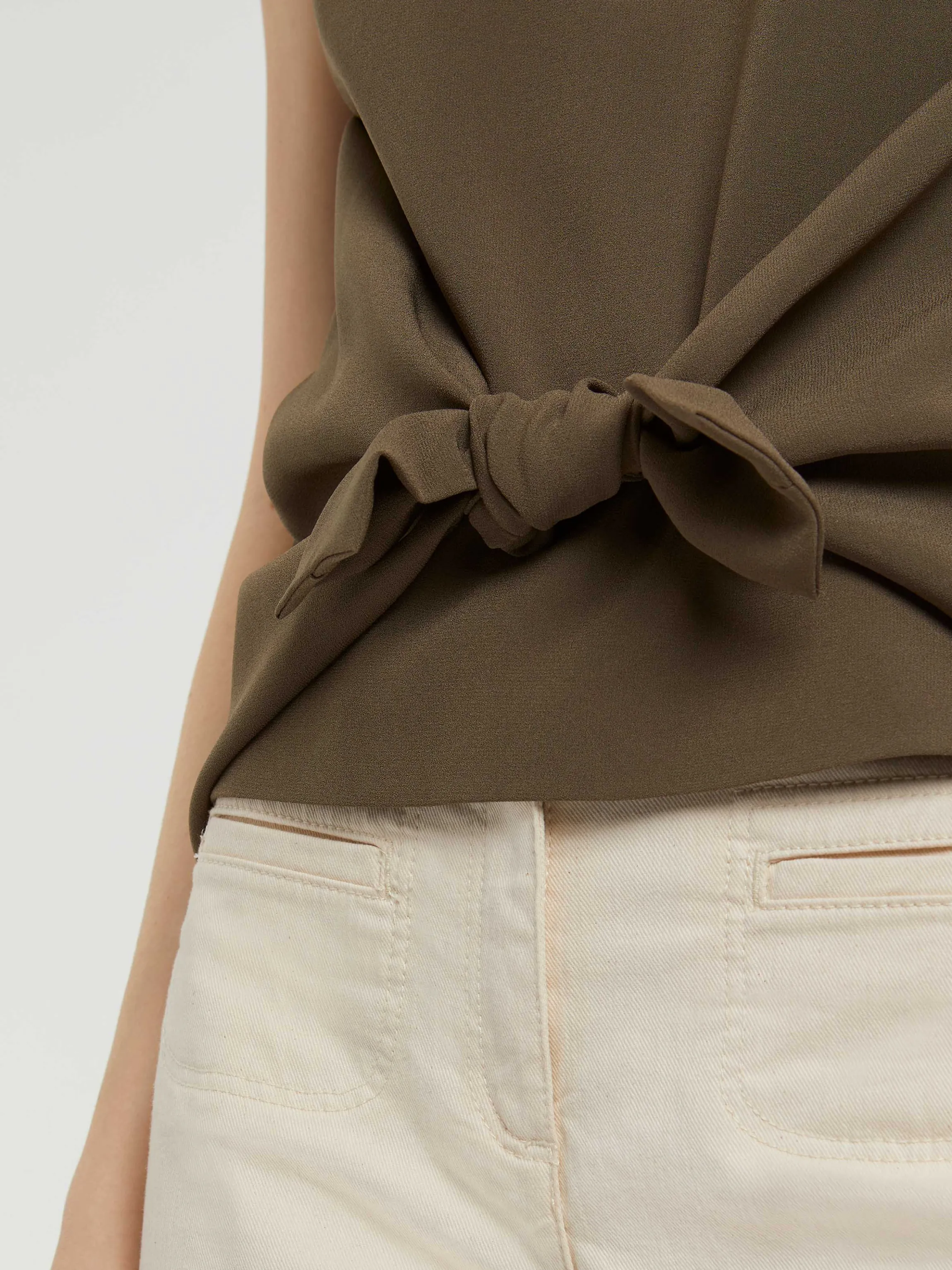 Sale Haut Noue En Tissu Crepe Femme Tops