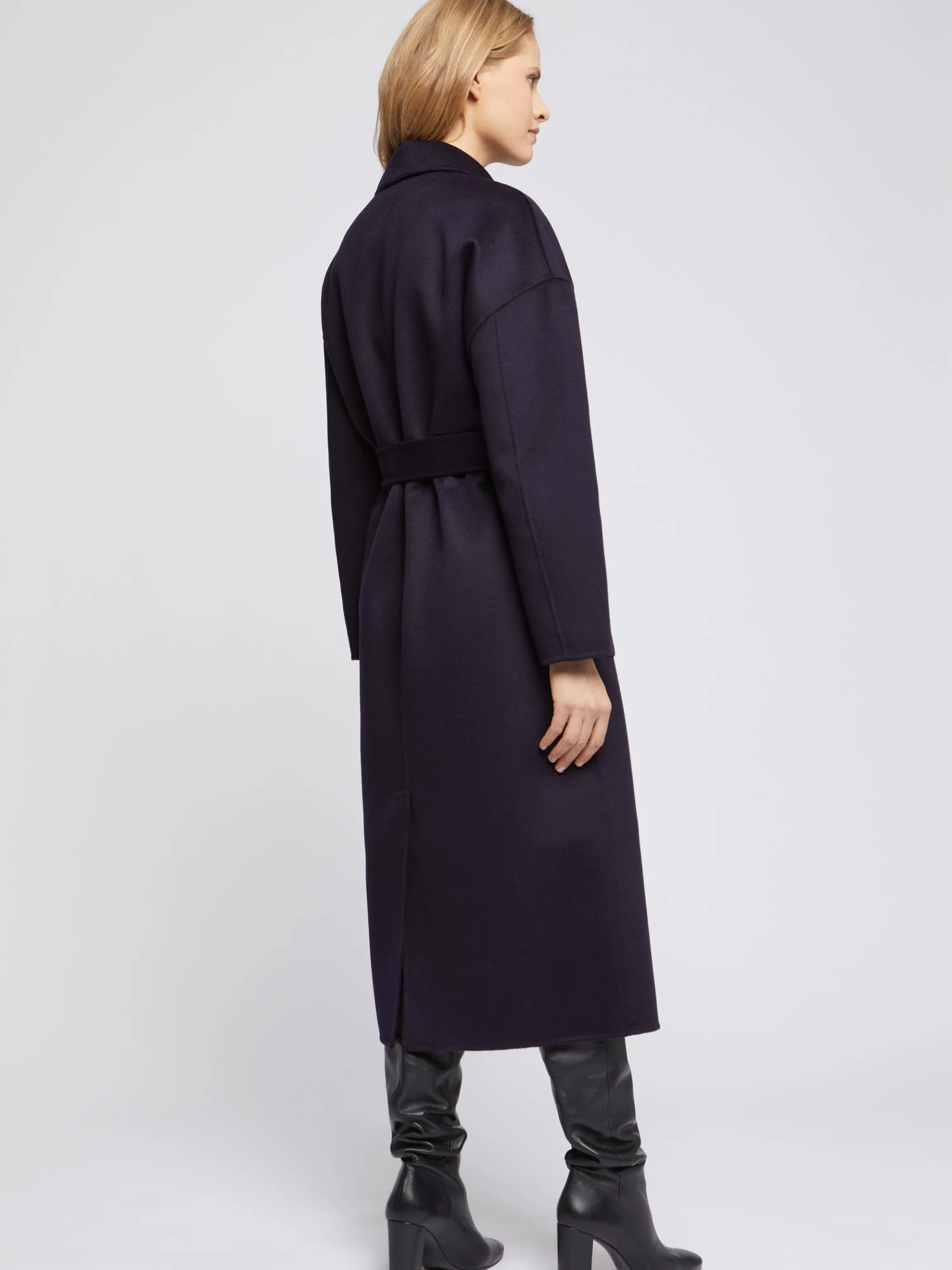 manteau_peignoir_en_laine_et_cachemire_3-1.webp Hot Manteau Peignoir En Laine Et Cachemire Femme Manteaux