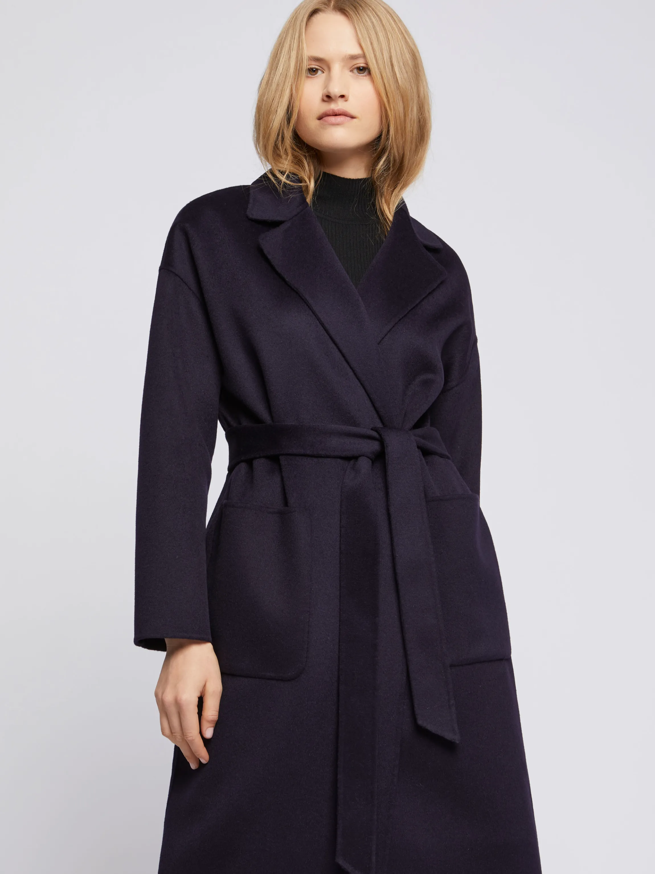 manteau_peignoir_en_laine_et_cachemire_7.webp Hot Manteau Peignoir En Laine Et Cachemire Femme Manteaux