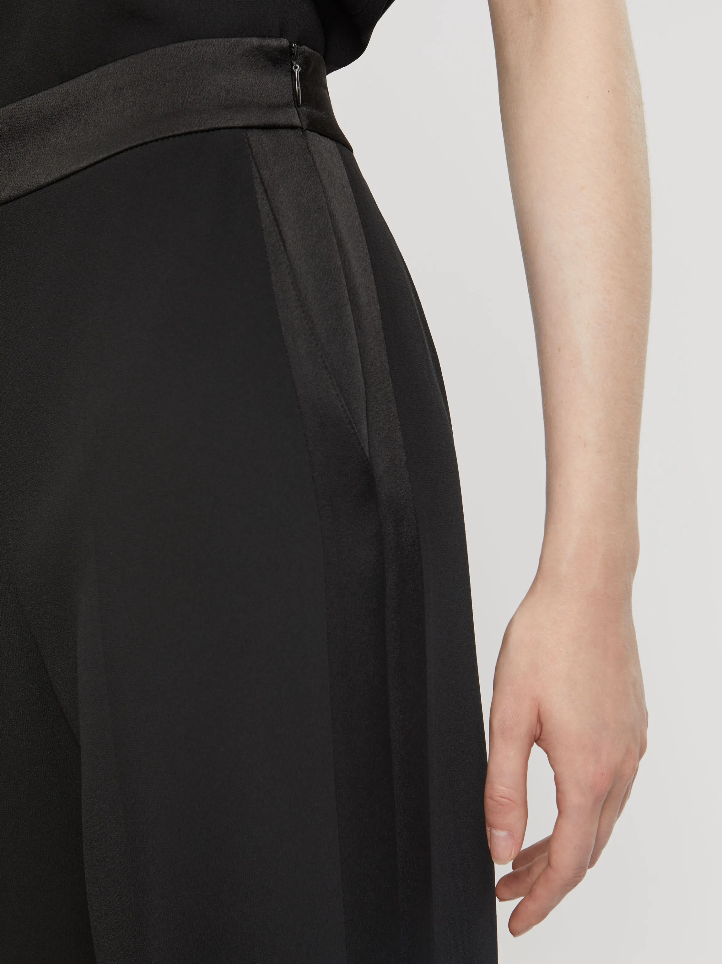 Outlet Pantalon Ample En Crepe Envers Satin Femme Pantalons Et Combinaisons