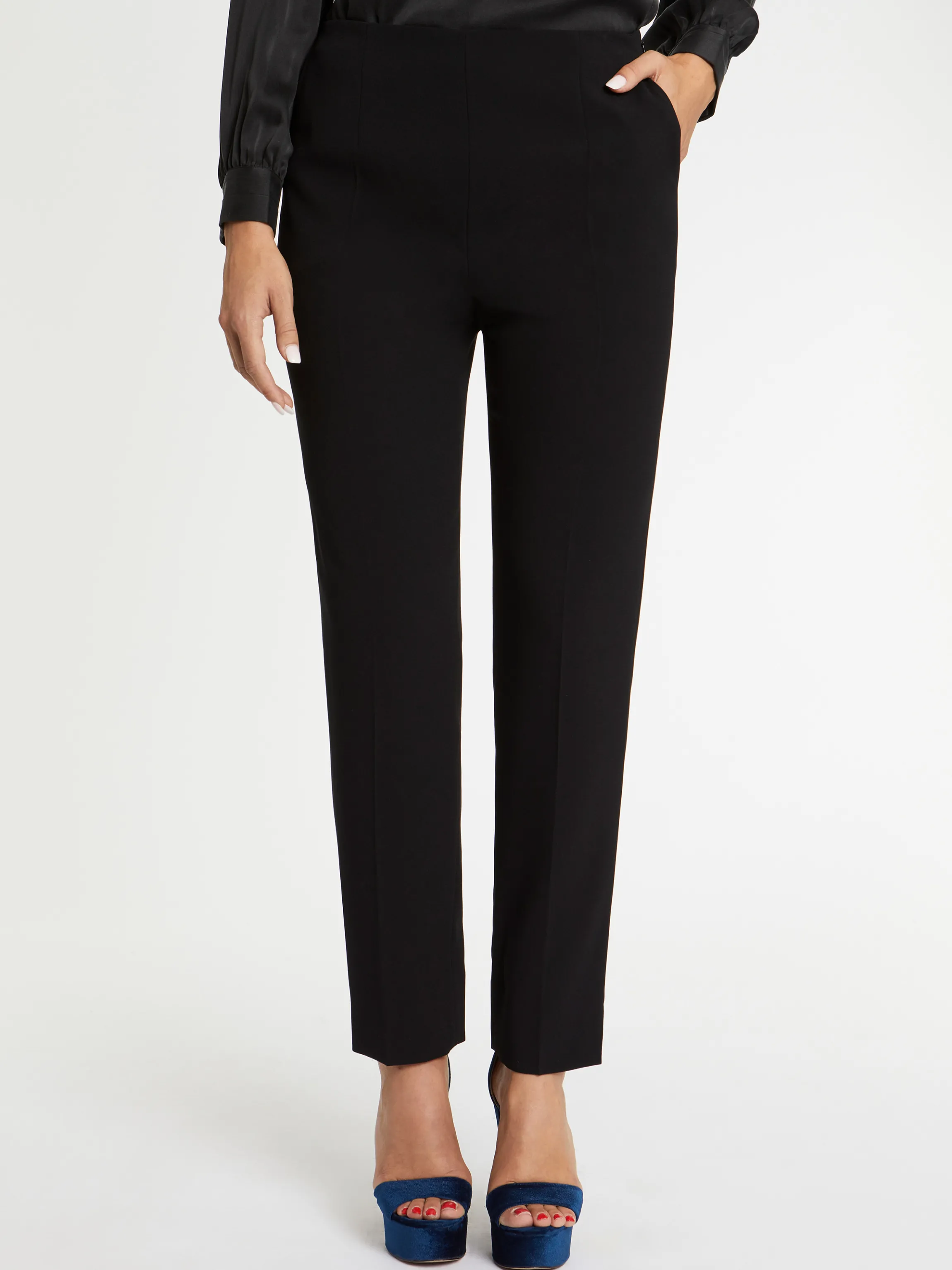 pantalon_droit_en_tissu_crepe_2-1.webp Discount Pantalon Droit En Tissu Crepe Femme Pantalons Et Combinaisons