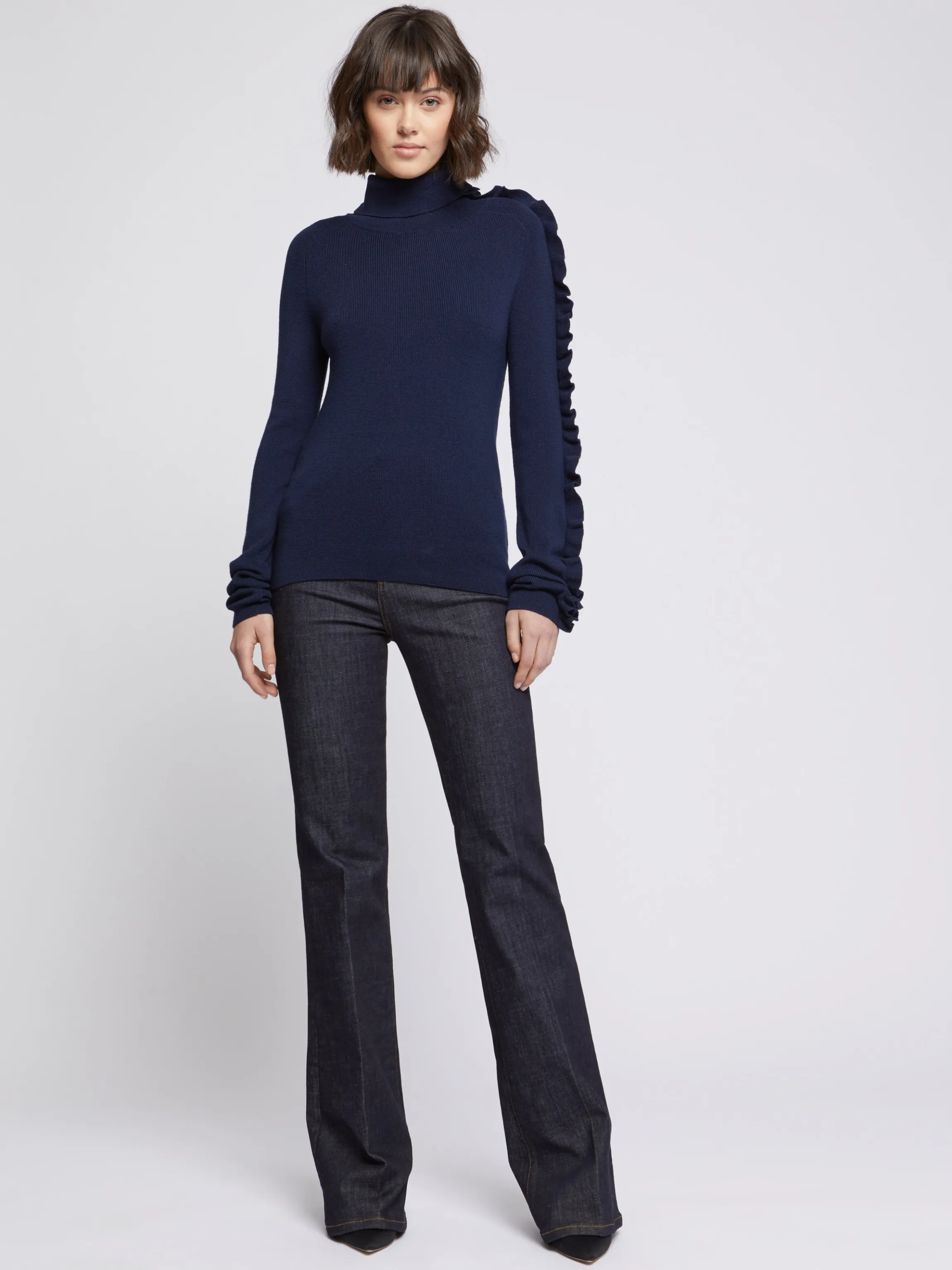 pull_col_roule_a_volants_en_laine_merinos_5.webp Cheap Pull Col Roule A Volants En Laine Merinos Femme Pulls Et Cardigans