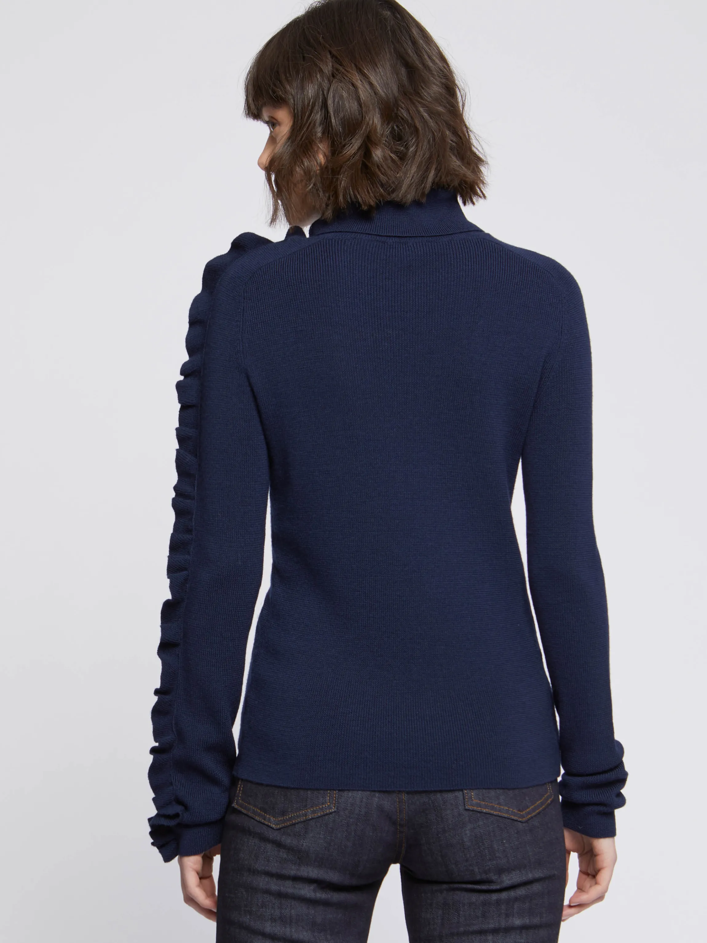 pull_col_roule_a_volants_en_laine_merinos_8.webp Cheap Pull Col Roule A Volants En Laine Merinos Femme Pulls Et Cardigans