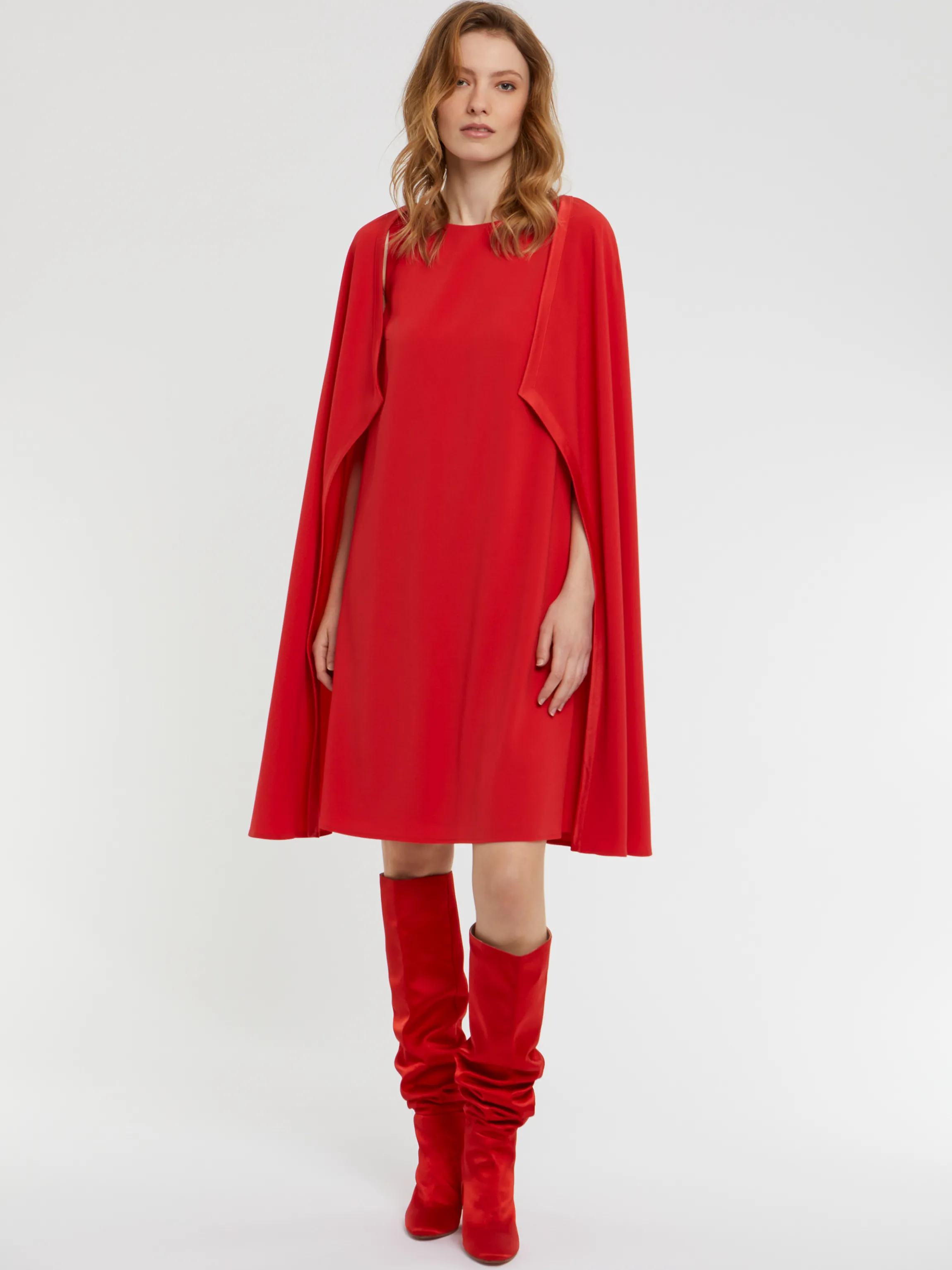 Outlet Robe Cape En Crepe Envers Satin Femme Robes