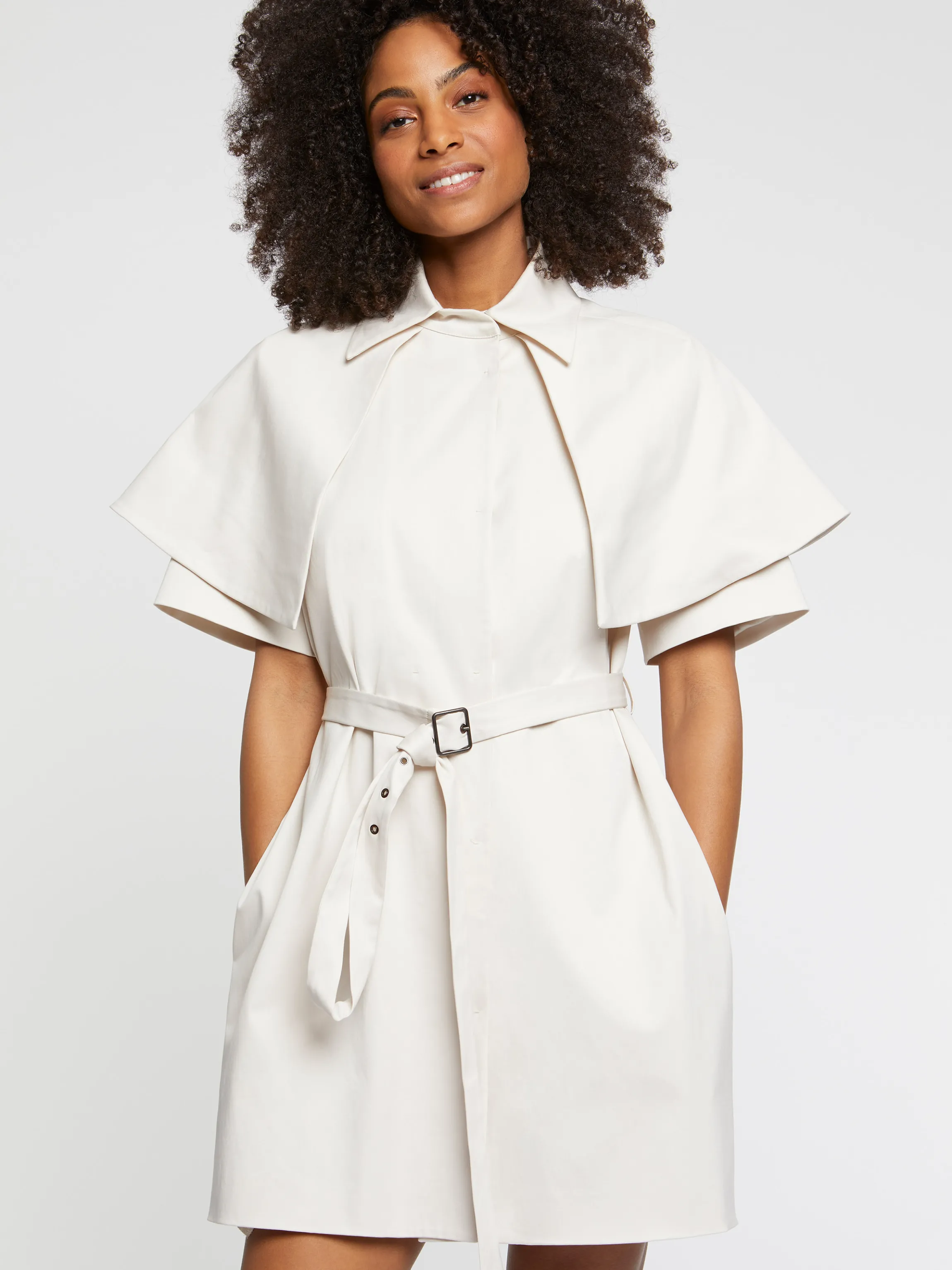 robe_courte_ceinture_en_satin_de_coton_2.webp Hot Robe Courte Ceinture En Satin De Coton Femme Robes