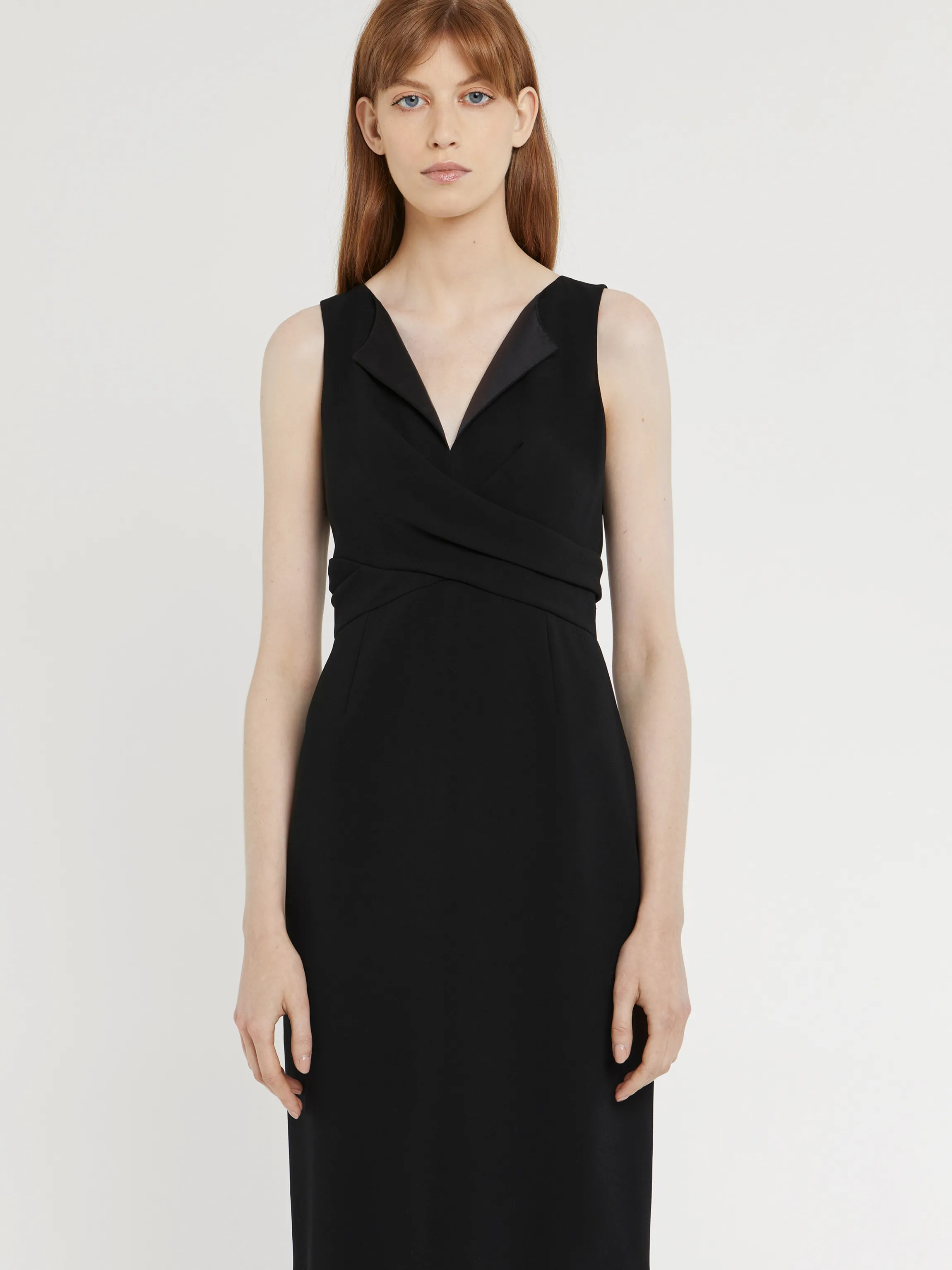 robe_courte_croisee_en_crepe_envers_satin_2-2.webp Cheap Robe Courte Croisee En Crepe Envers Satin Femme Robes