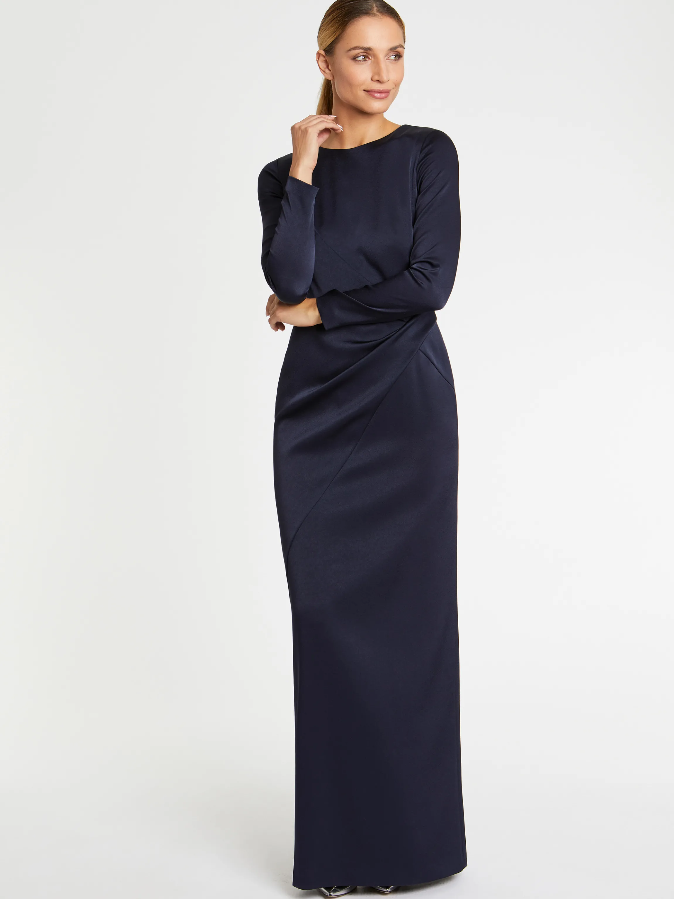 robe_longue_en_crepe_envers_satin_2.webp New Robe Longue En Crepe Envers Satin Femme Robes