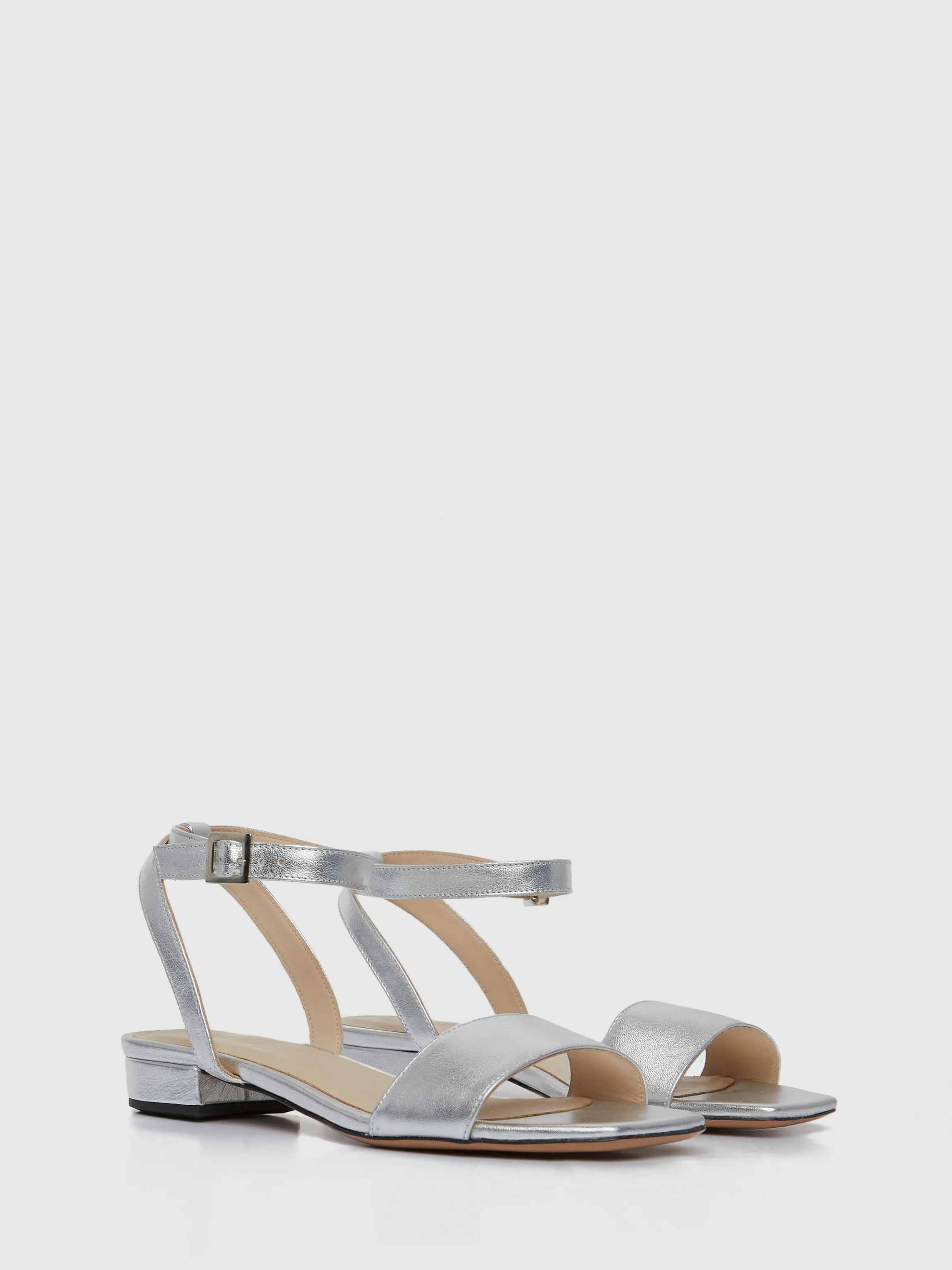 Hot Sandales Plates En Cuir Lisse Femme Accessoires